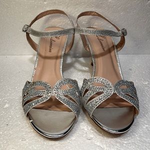 Lorraine Vanessa, 7.5, glittery silver low heeled sandals